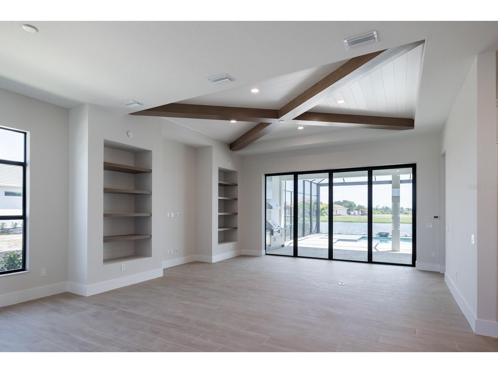 312 Blue Pearl Ct. Sarasota FL 34240 A4677040 image2