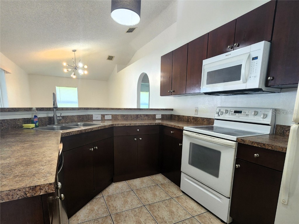 312 Cornwallis Court Kissimmee FL 34758 S5137963 image3