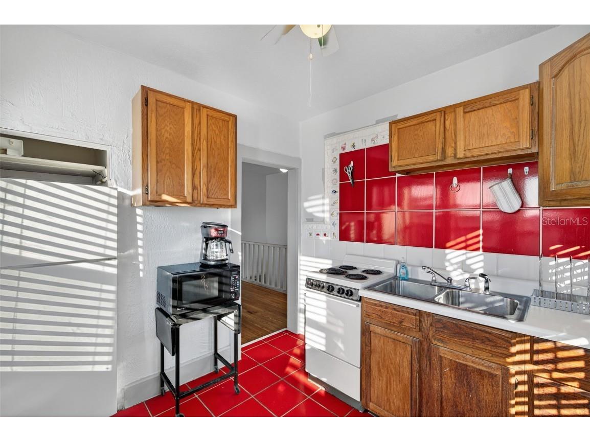 312 E Orange Street #B Tarpon Springs FL 34689 W7880911 image23