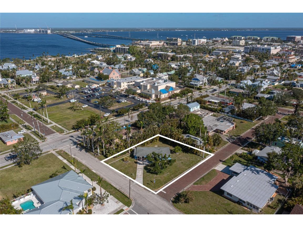 312 Mcgregor Street Punta Gorda FL 33950 C7470248 image1