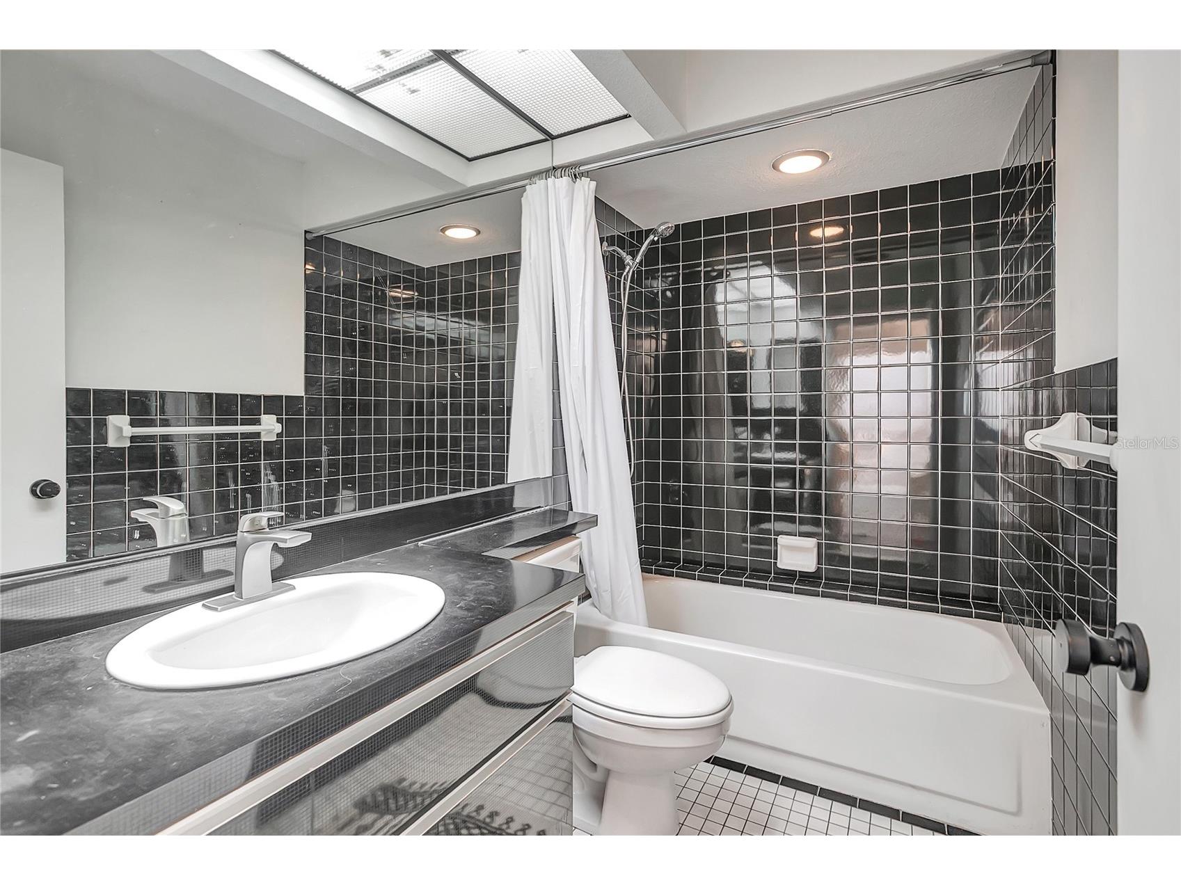 312 S Riverhills Drive Tampa FL 33617 TB8519211 image22