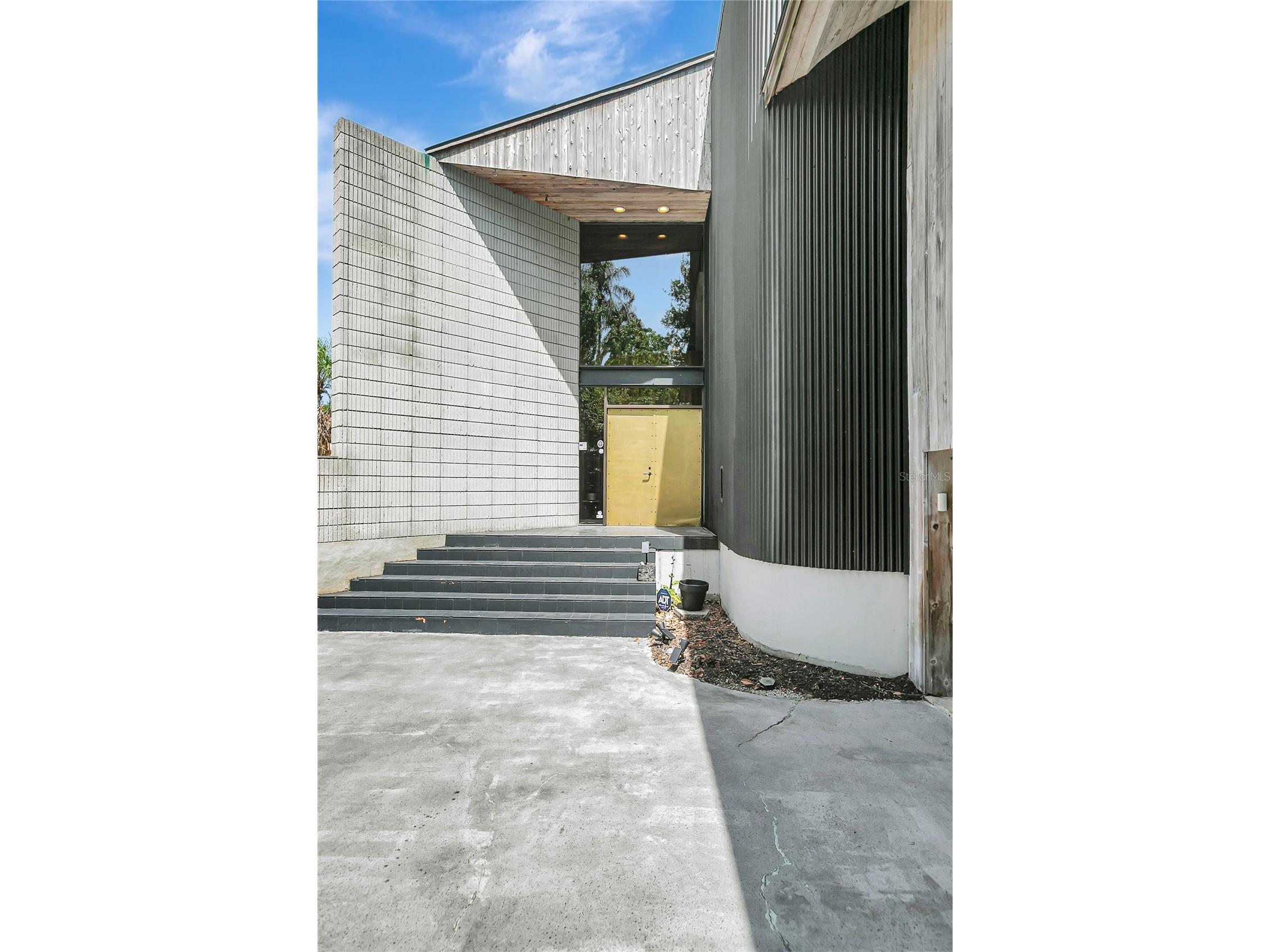 312 S Riverhills Drive Tampa FL 33617 TB8519211 image75