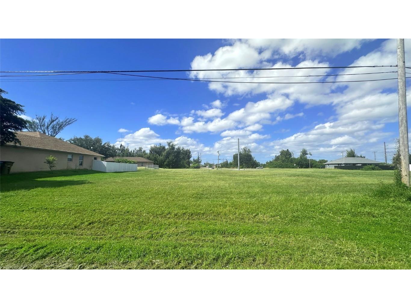 312 SW 15th Place Cape Coral FL 33991 A4647081 image1