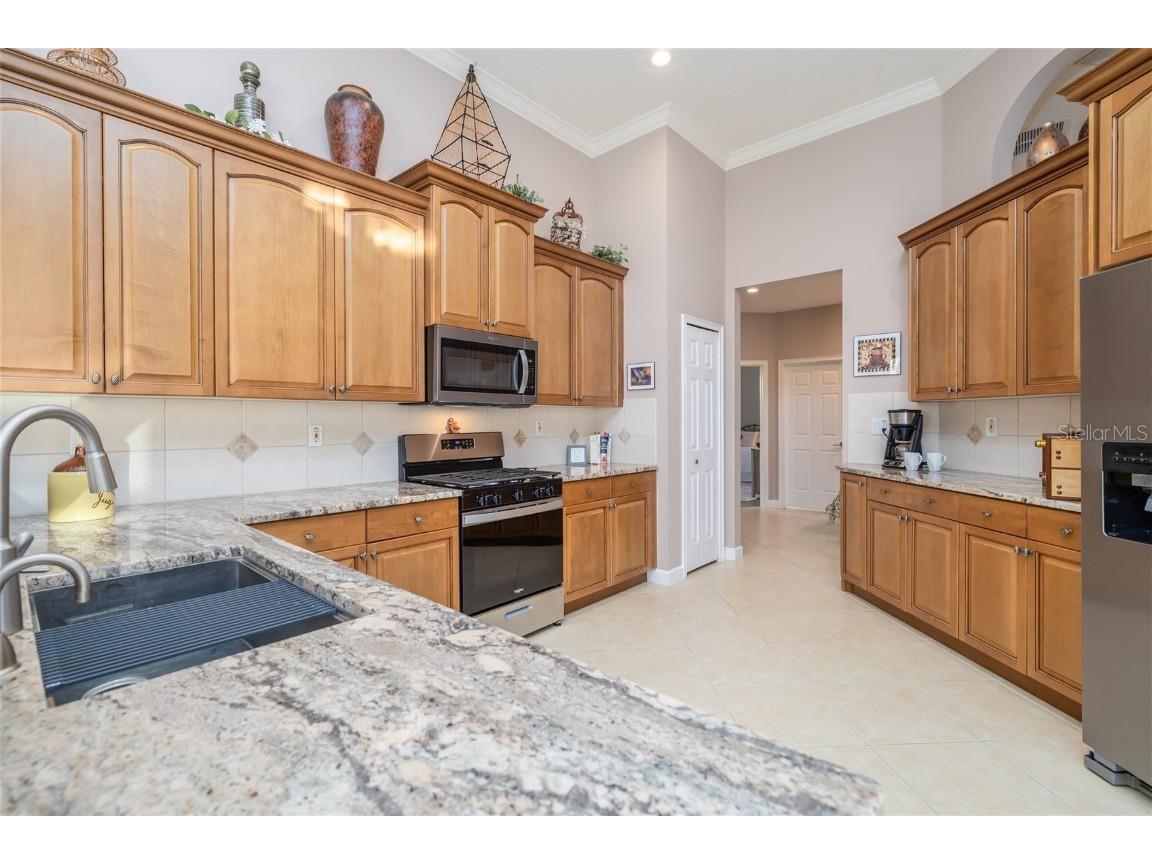 312 W Lake Victoria Circle Deland FL 32724 - Lake Victoria V4946298 image18