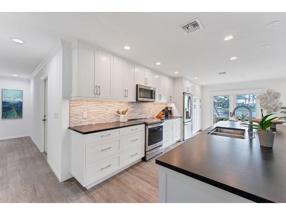 312 Yacht Harbor Drive Osprey FL 34229 A4667293 image10