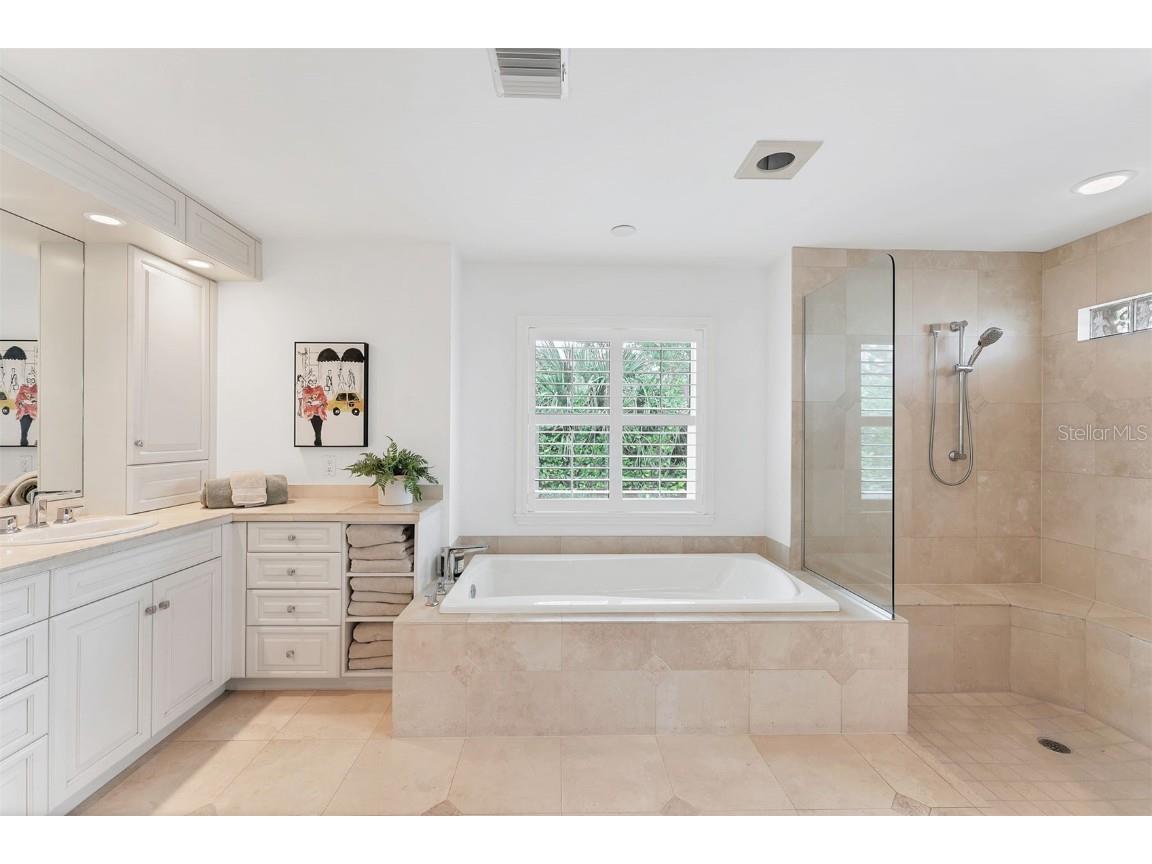 312 Yacht Harbor Drive Osprey FL 34229 A4667293 image16