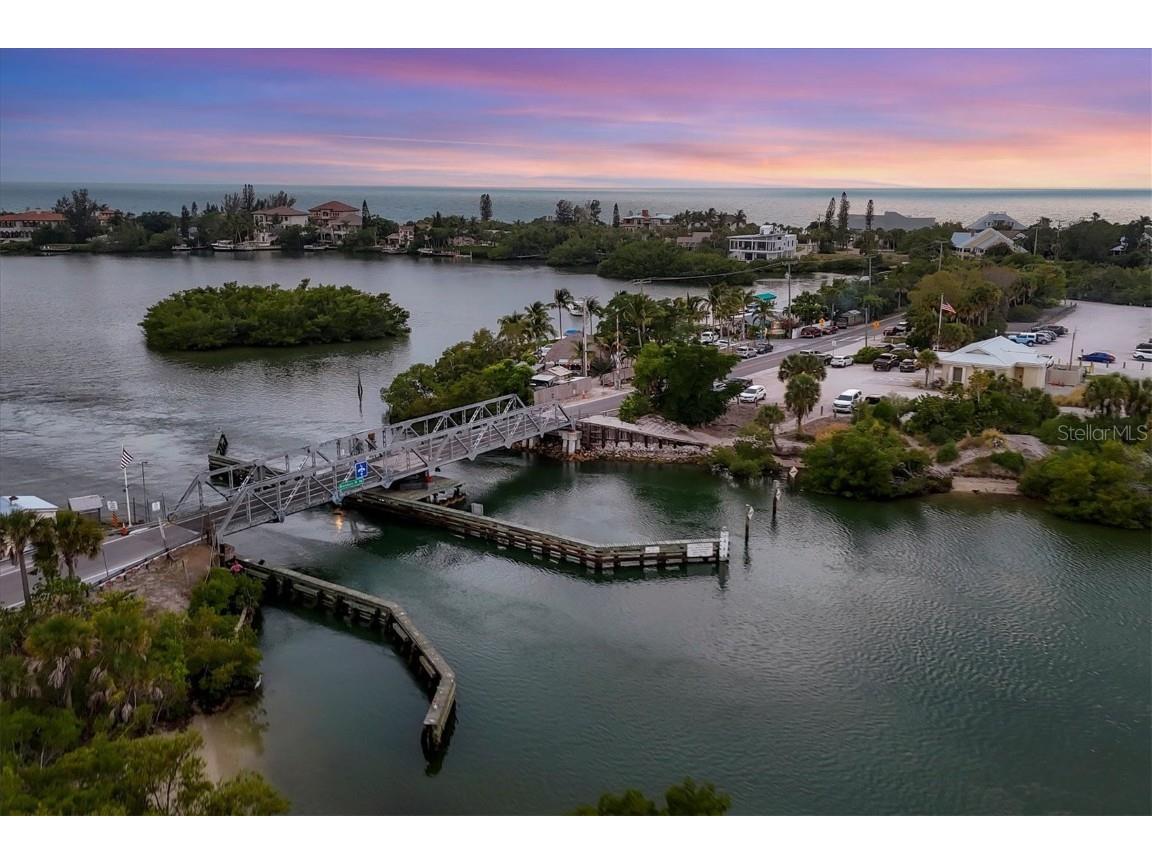 312 Yacht Harbor Drive Osprey FL 34229 A4667293 image63