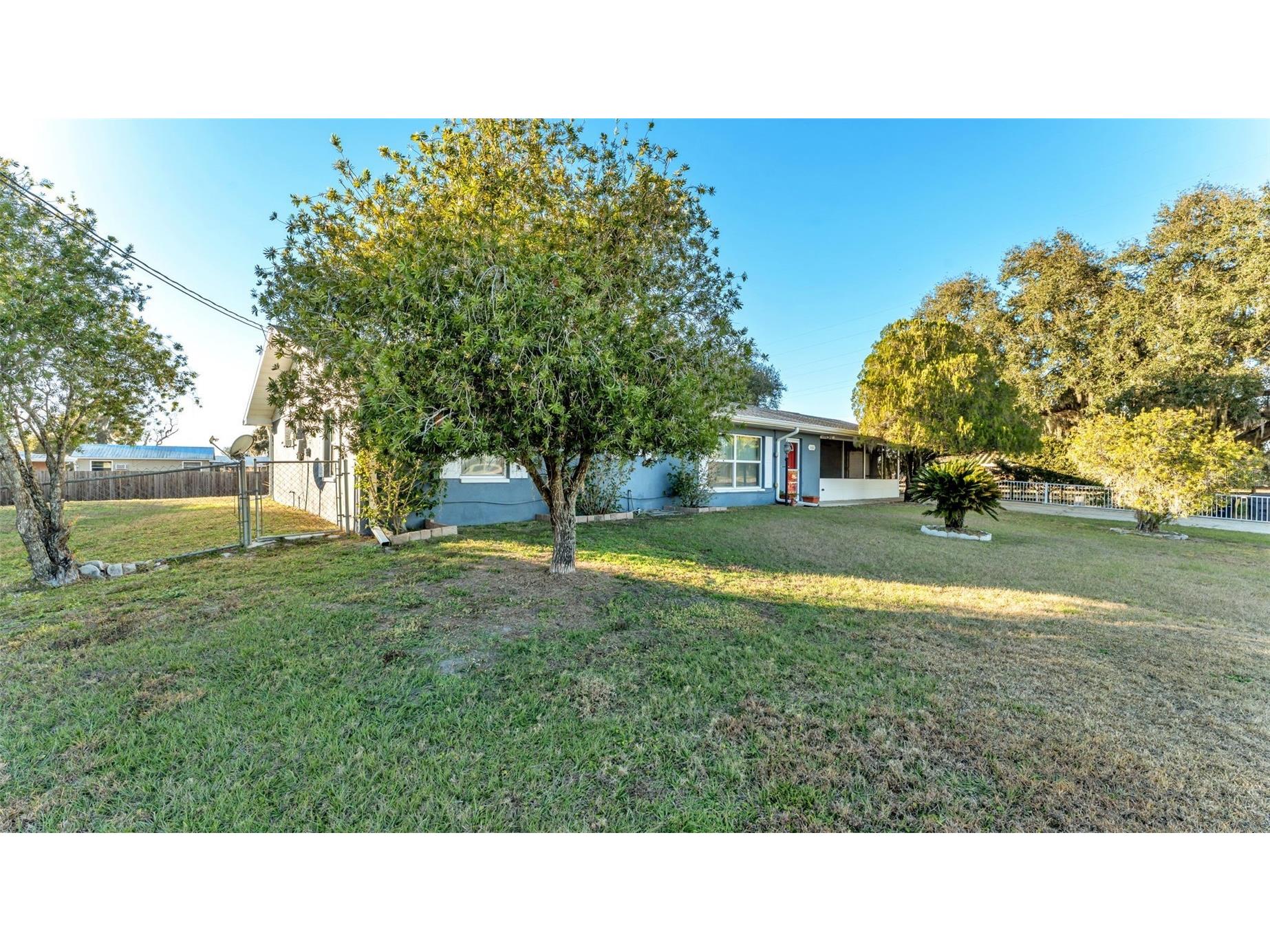 3120 Shady Oak Drive E Lakeland FL 33810 TB8467179 image1