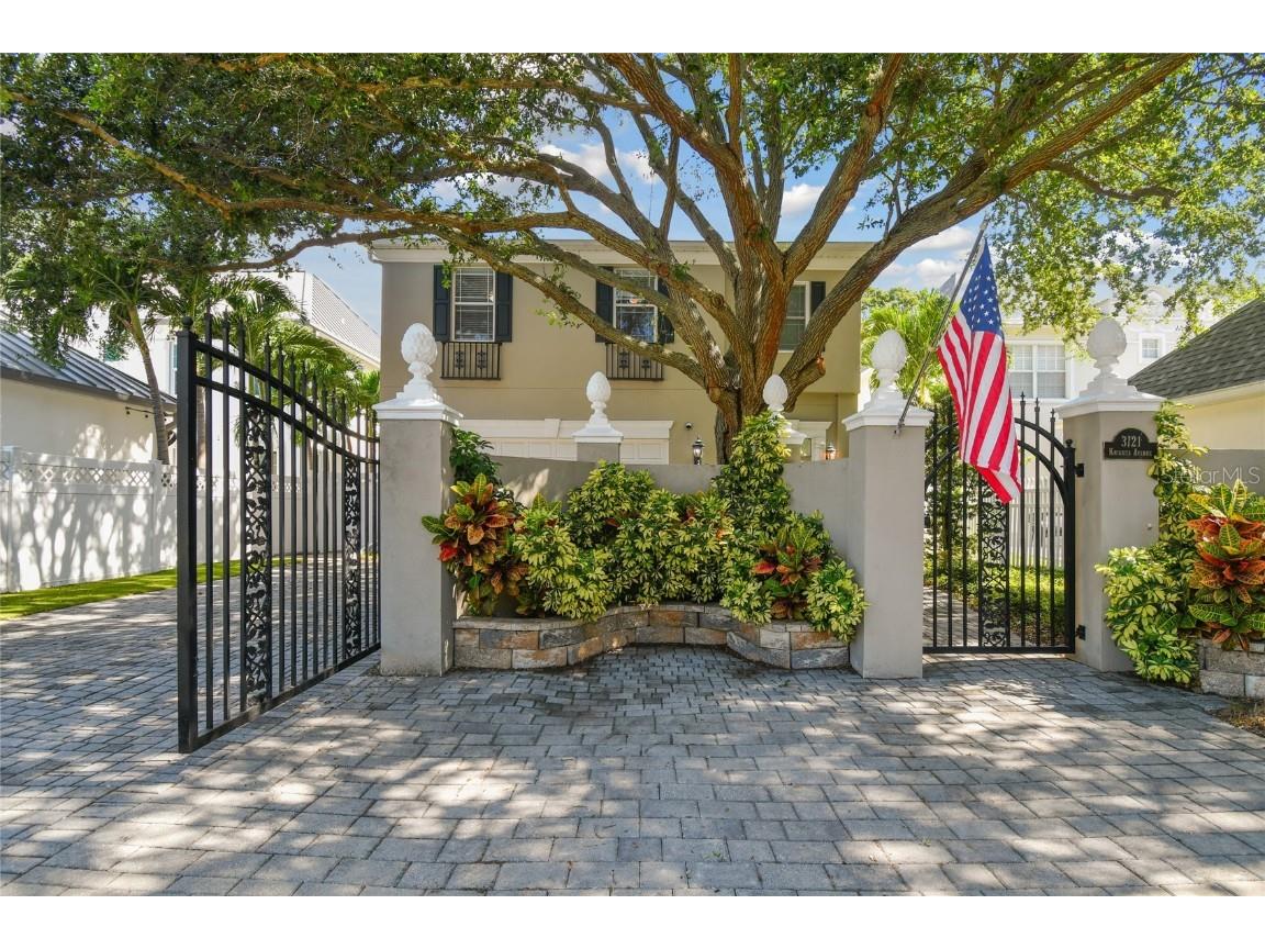 3121 W Knights Avenue Tampa FL 33611 T3542731 image1