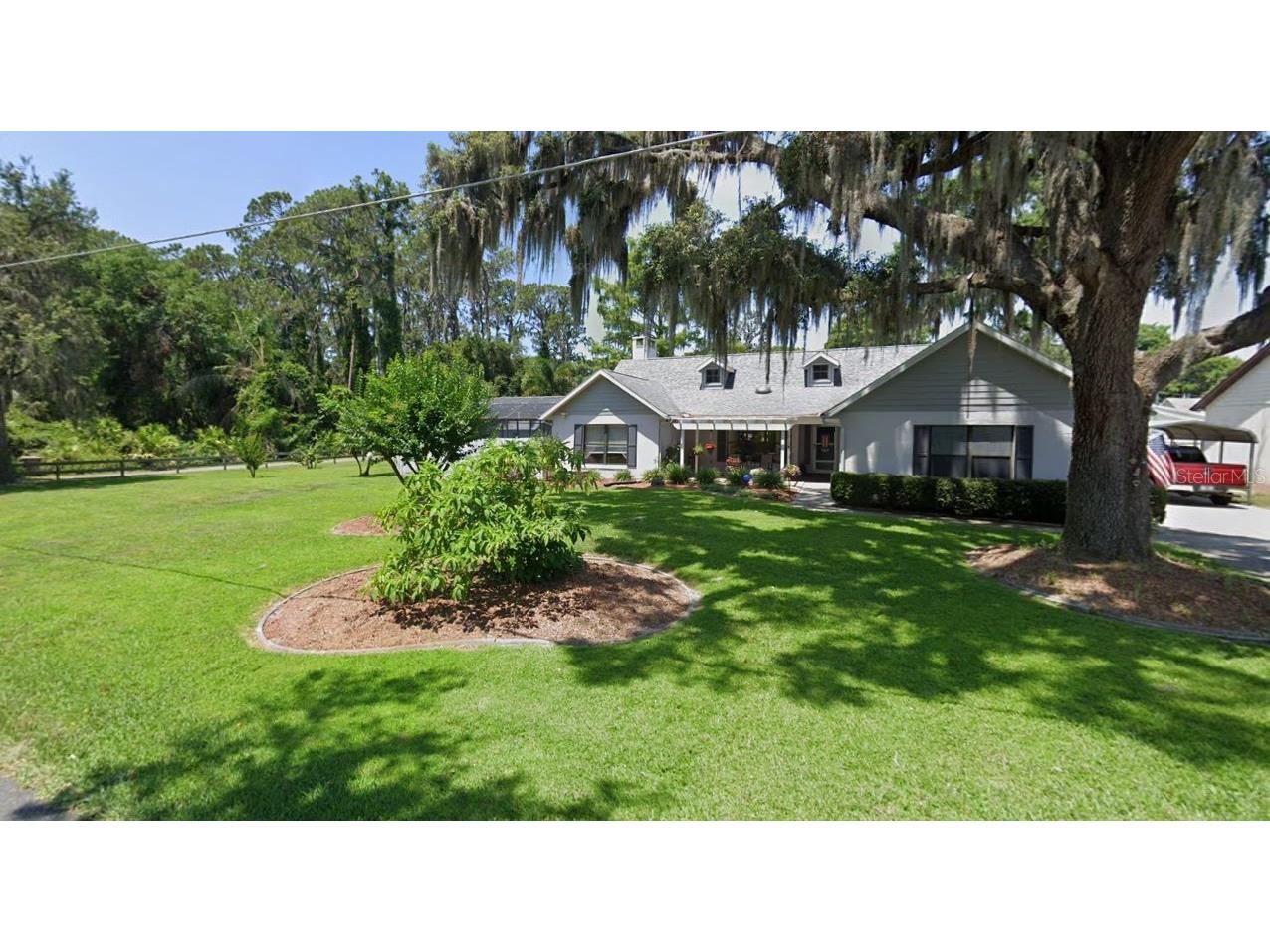 31215 Cove Road Tavares FL 32778 - CANAL TO LAKE HARRIS G5102363 image1