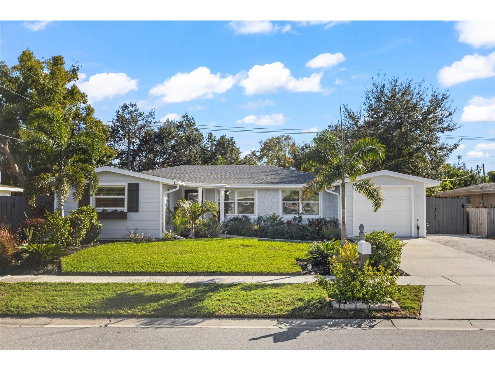 3122 Regatta Circle Sarasota FL 34231 A4680447 image2