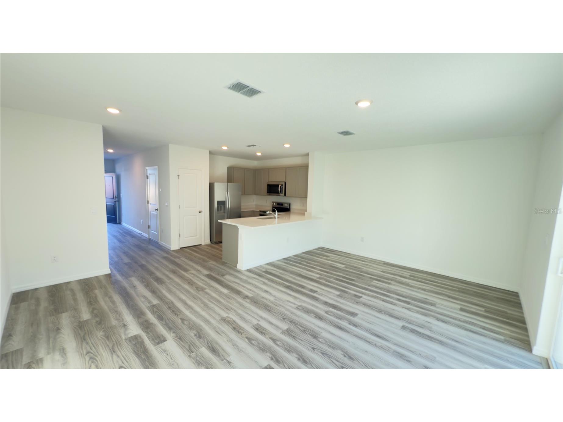 31242 Midnight Sun Way Wesley Chapel FL 33545 TB8459751 image3