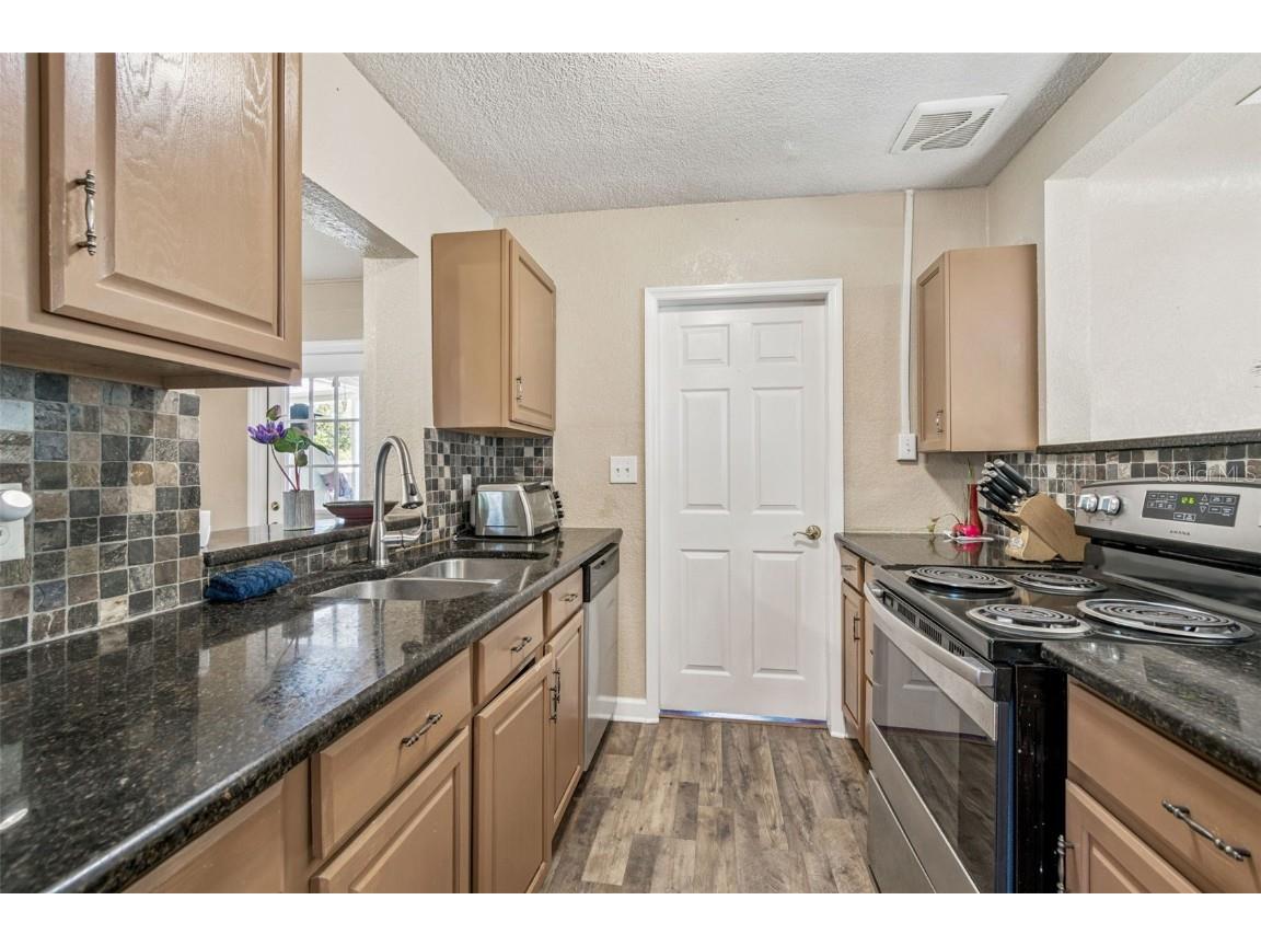 3125 31st Avenue N Saint Petersburg FL 33713 TB8449792 image10