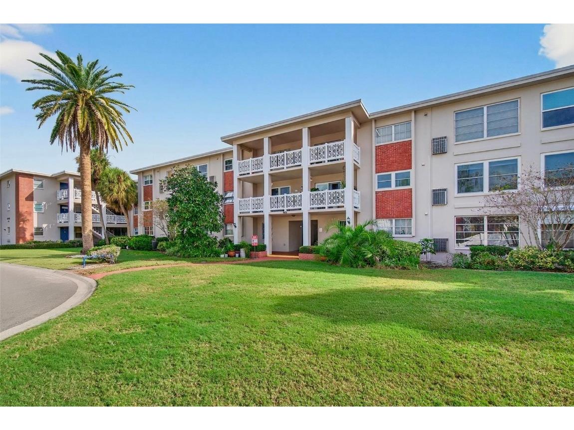 3125 36th Street N #303 Saint Petersburg FL 33713 TB8455870 image1
