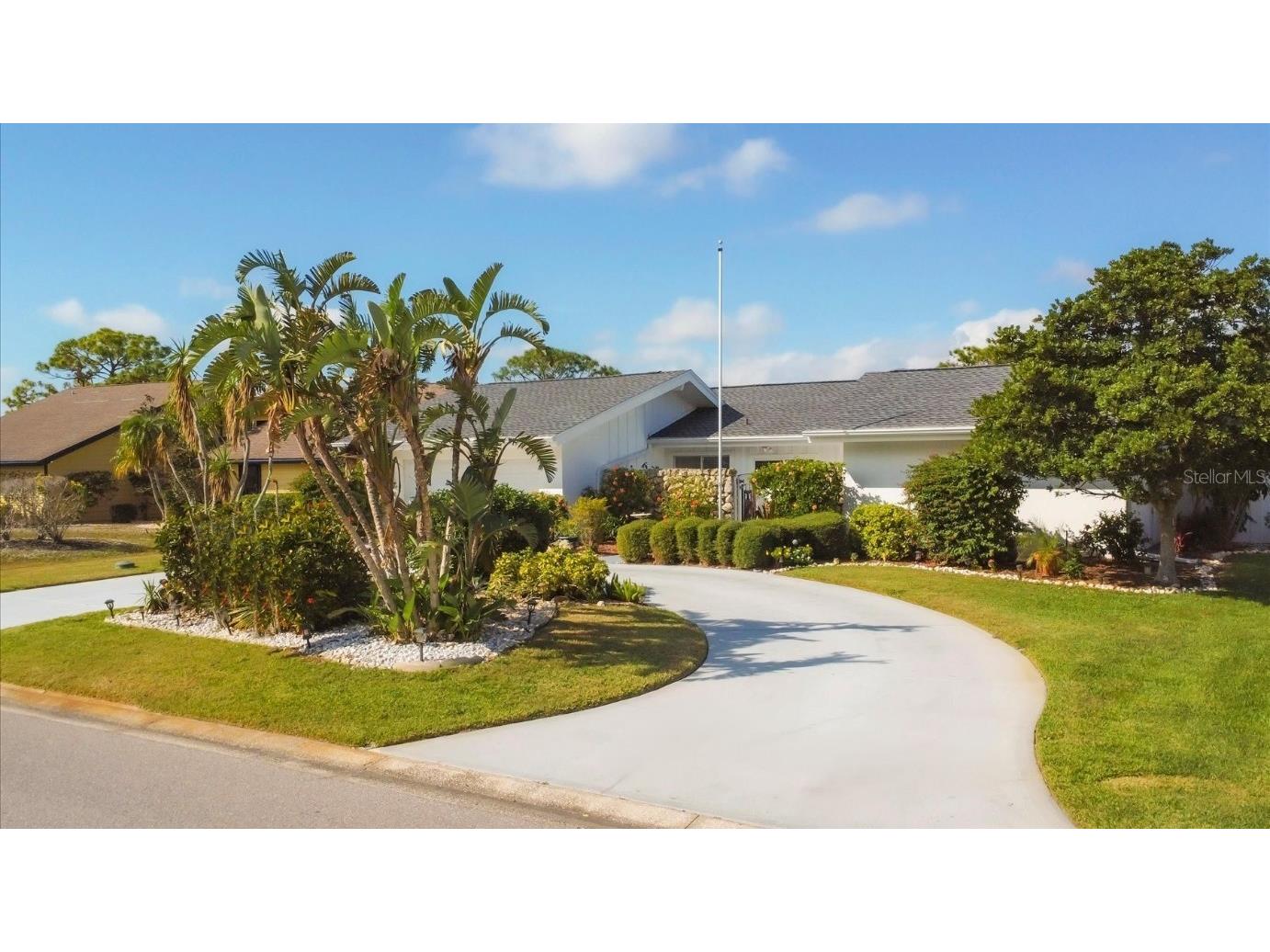 3125 Ringwood Meadow Sarasota FL 34235 A4625911 image1