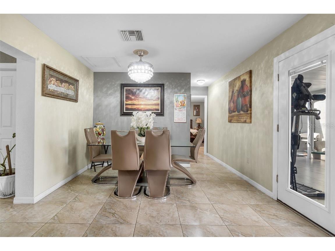 3125 W Henry Avenue Tampa FL 33614 TB8438592 image10