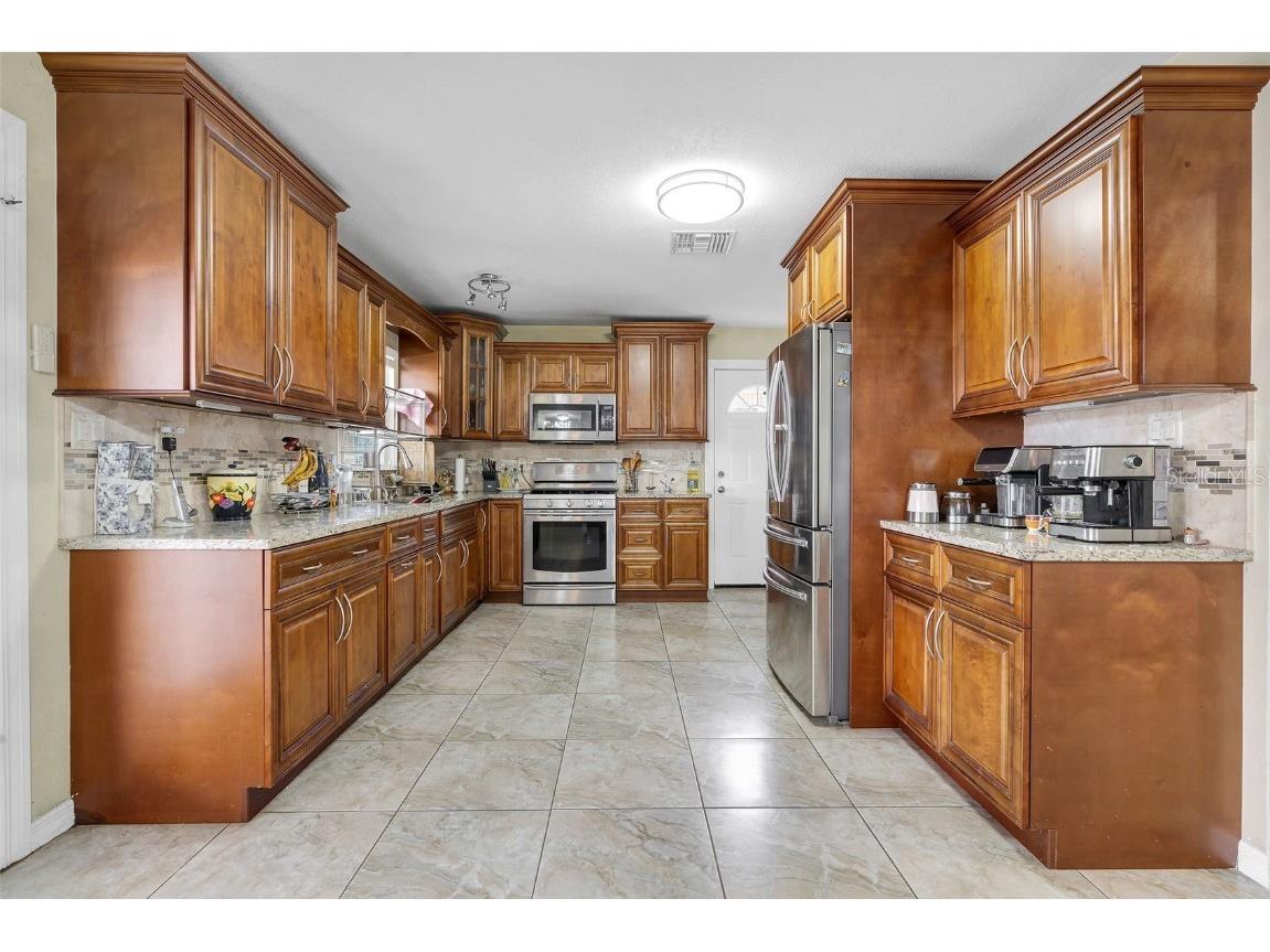 3125 W Henry Avenue Tampa FL 33614 TB8438592 image11