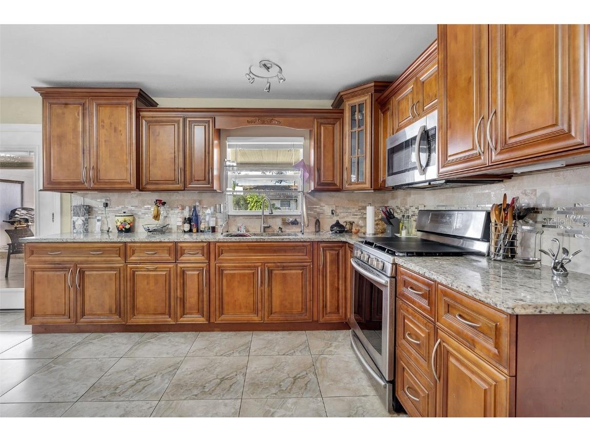 3125 W Henry Avenue Tampa FL 33614 TB8438592 image13