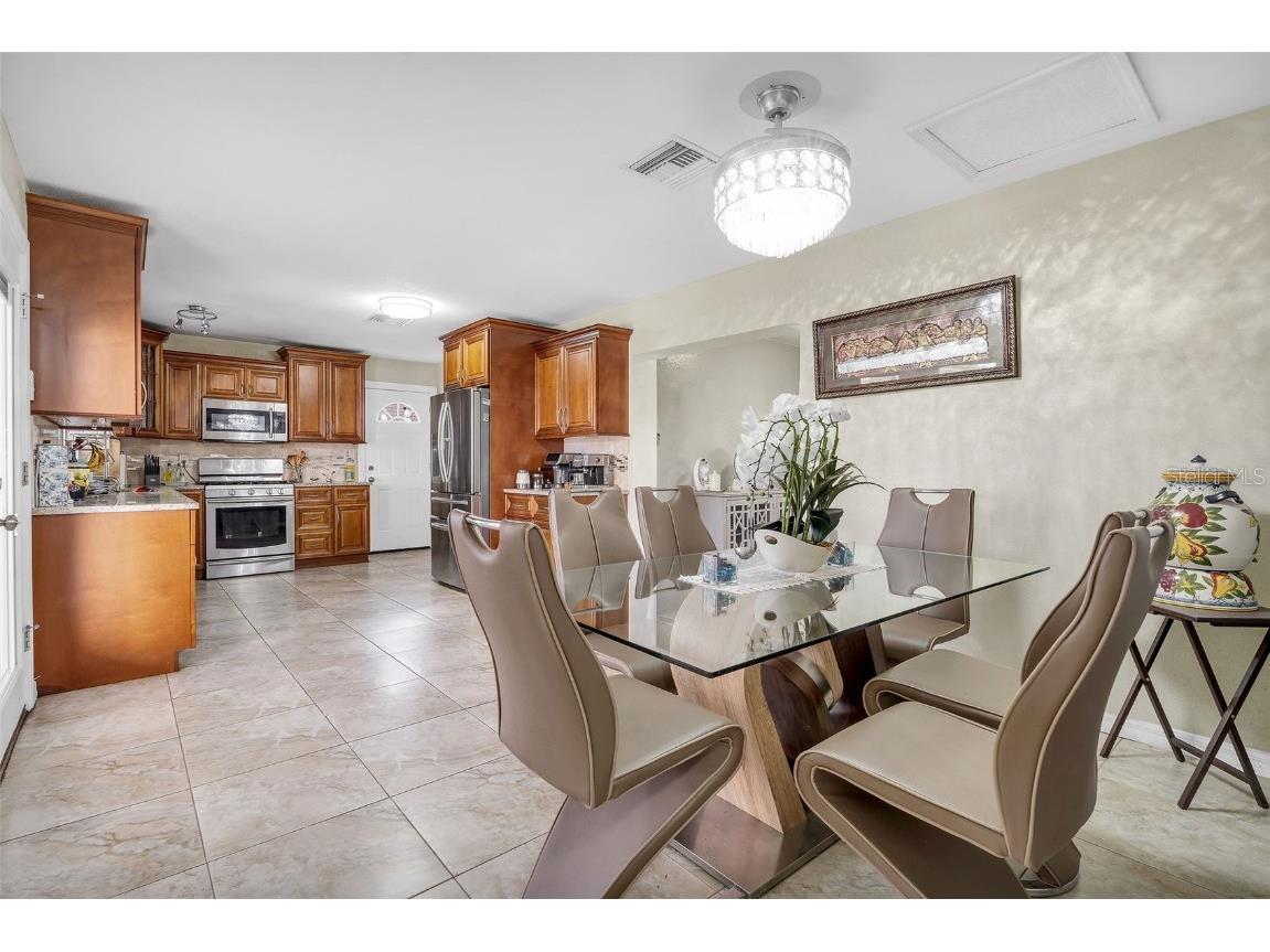 3125 W Henry Avenue Tampa FL 33614 TB8438592 image16