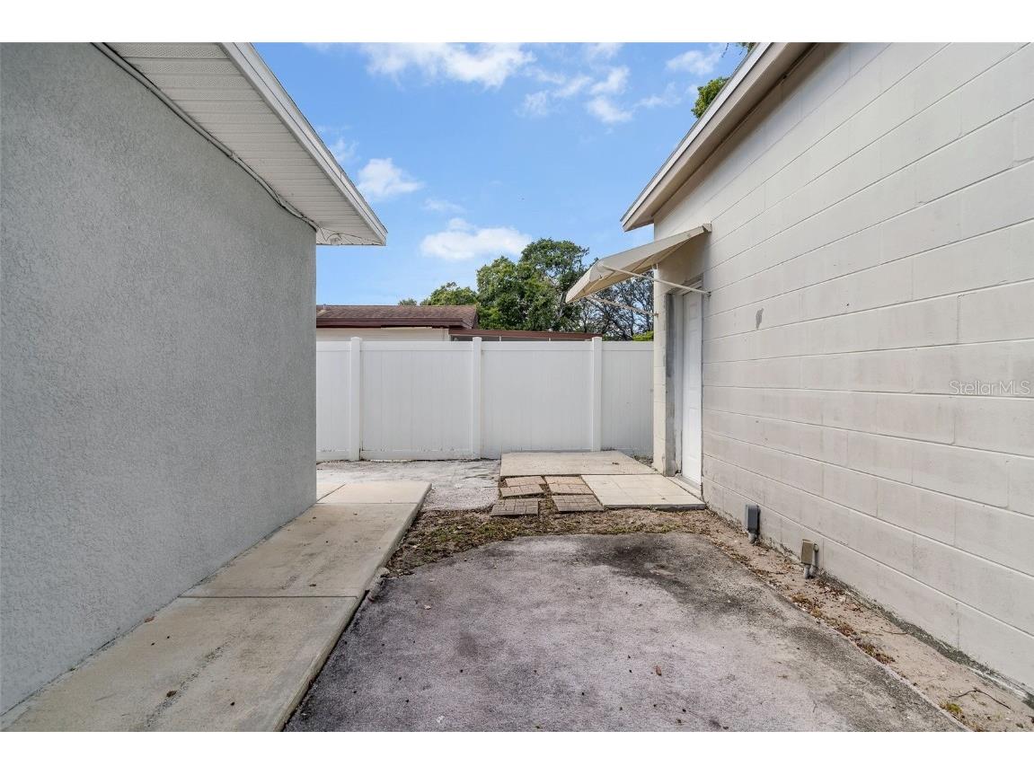 3125 W Henry Avenue Tampa FL 33614 TB8438592 image26