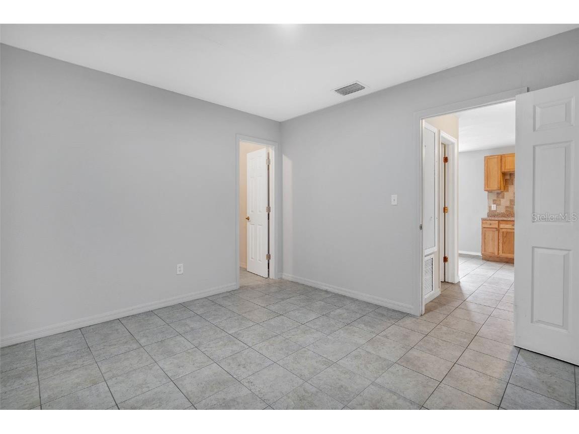 3125 W Henry Avenue Tampa FL 33614 TB8438592 image30