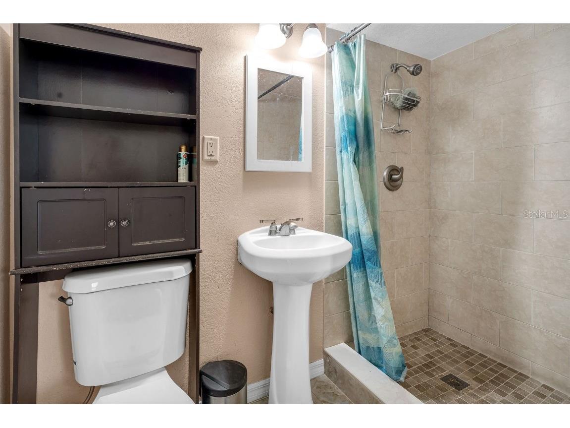 3125 W Henry Avenue Tampa FL 33614 TB8438592 image37