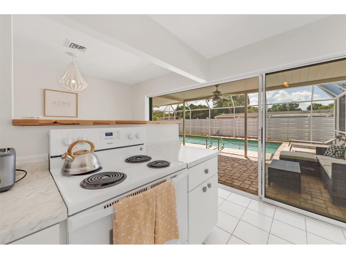 3126 Bougainvillea Street Sarasota FL 34239 A4598606 image11