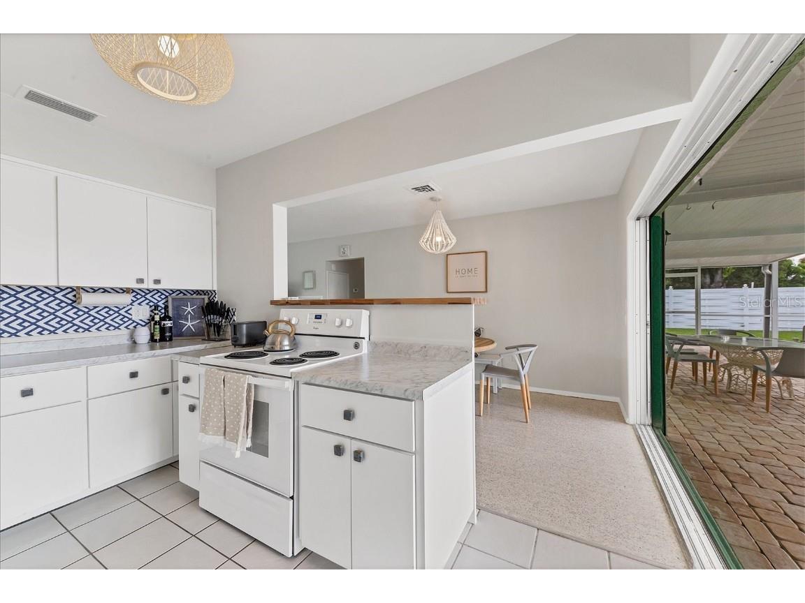 3126 Bougainvillea Street Sarasota FL 34239 A4598606 image12