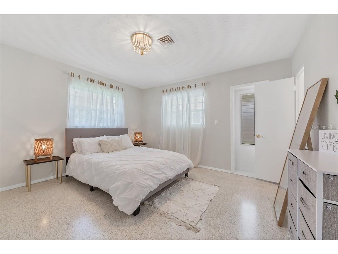 3126 Bougainvillea Street Sarasota FL 34239 A4598606 image15