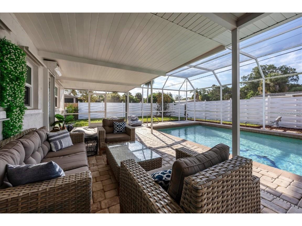 3126 Bougainvillea Street Sarasota FL 34239 A4598606 image2