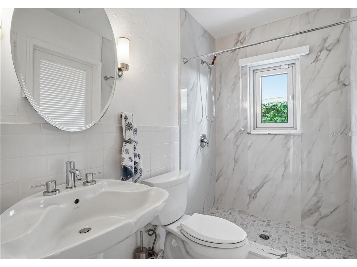 3127 Bay Shore Road Sarasota FL 34234 A4687057 image34
