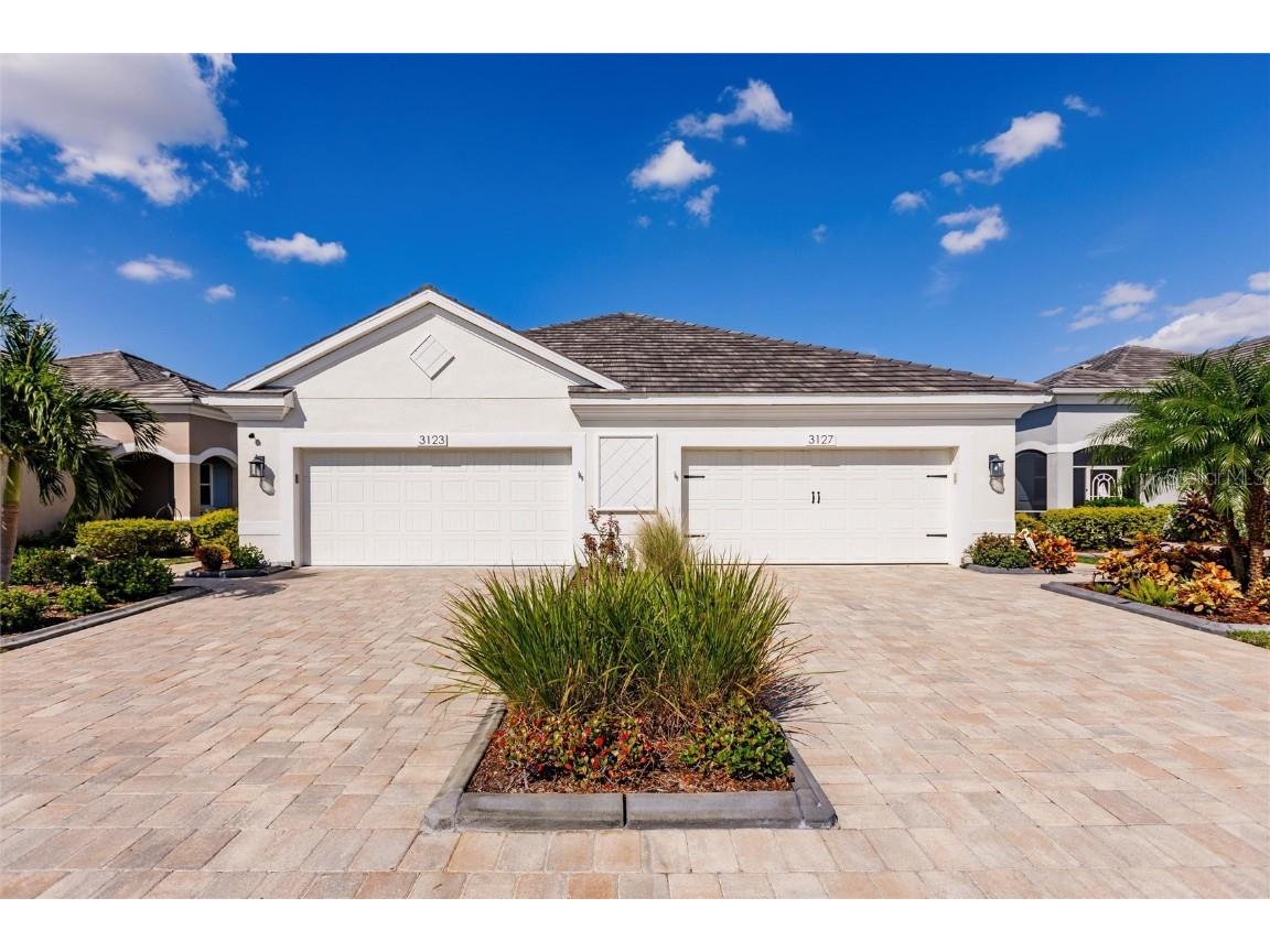 3127 Trustee Avenue Sarasota FL 34243 A4627443 image1