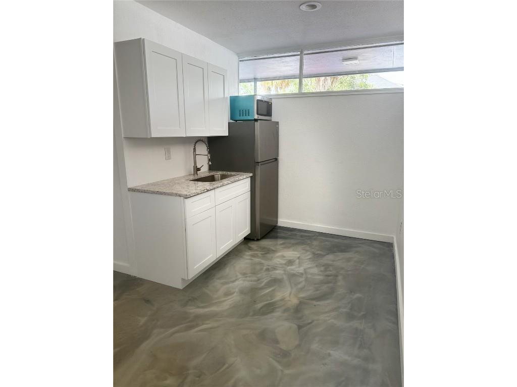 313 18th Avenue S Saint Petersburg FL 33705 TB8387850 image4