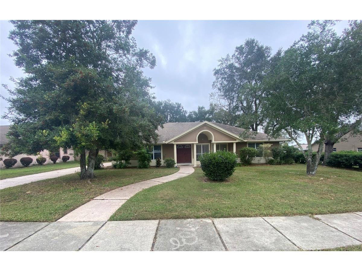 313 Highland Trail Lady Lake FL 32159 G5076422 image1