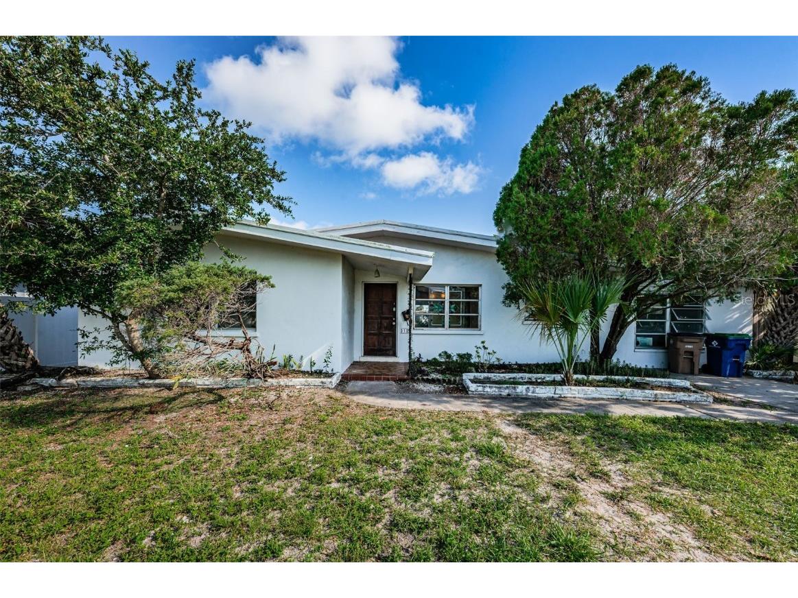 313 La Hacienda Drive Indian Rocks Beach FL 33785 U8205561 image1