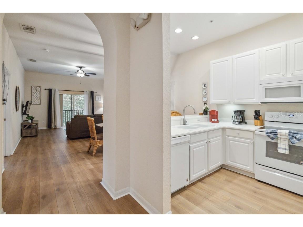 313 Lucaya Loop #313 Davenport FL 33897 S5121546 image4