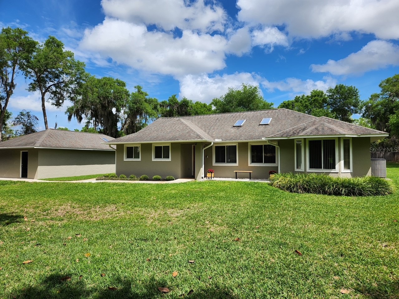 313 N Hill Avenue Deland FL 32724 V4948107 image1