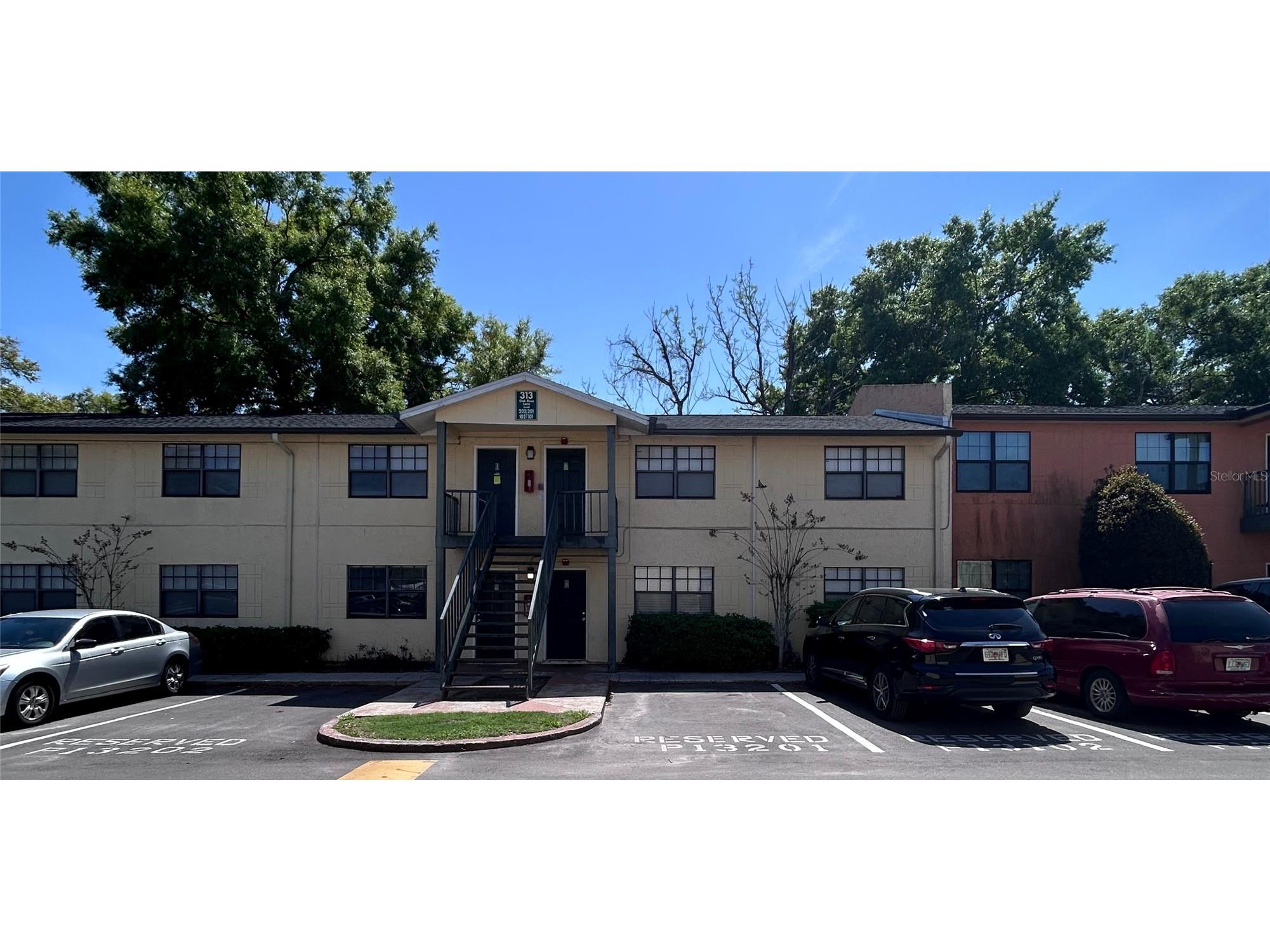 313 Oak Rose Lane #101 Tampa FL 33612 A4686203 image1