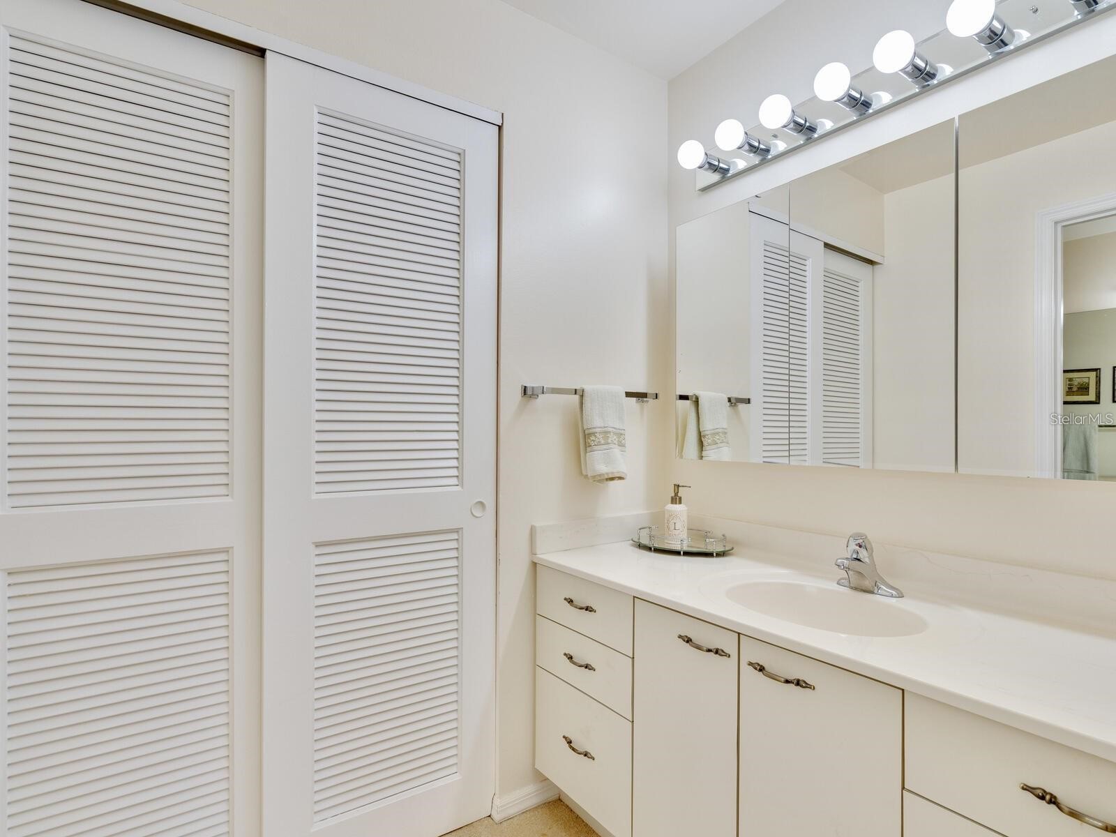 3130 Ringwood Meadow #44 Sarasota FL 34235 A4699130 image21