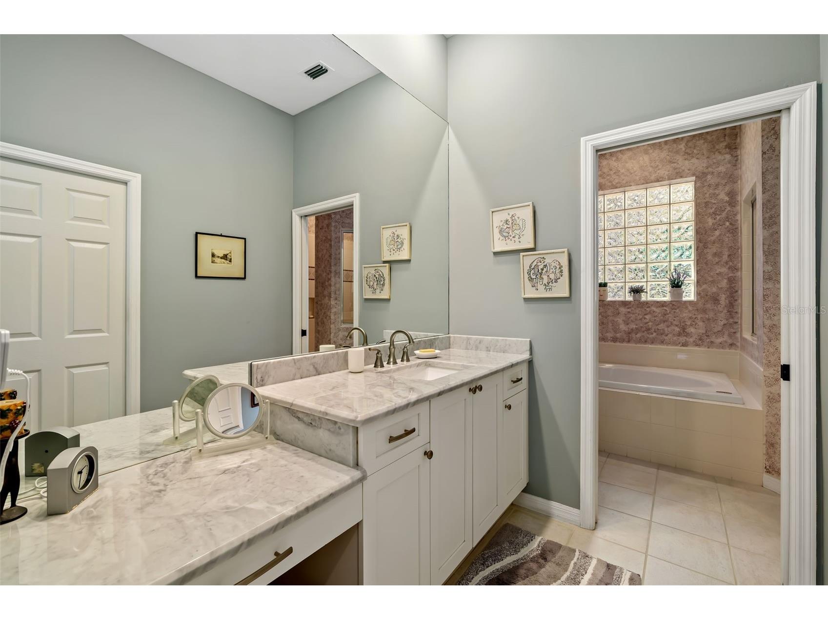 3130 Walter Travis Drive Sarasota FL 34240 A4684531 image20