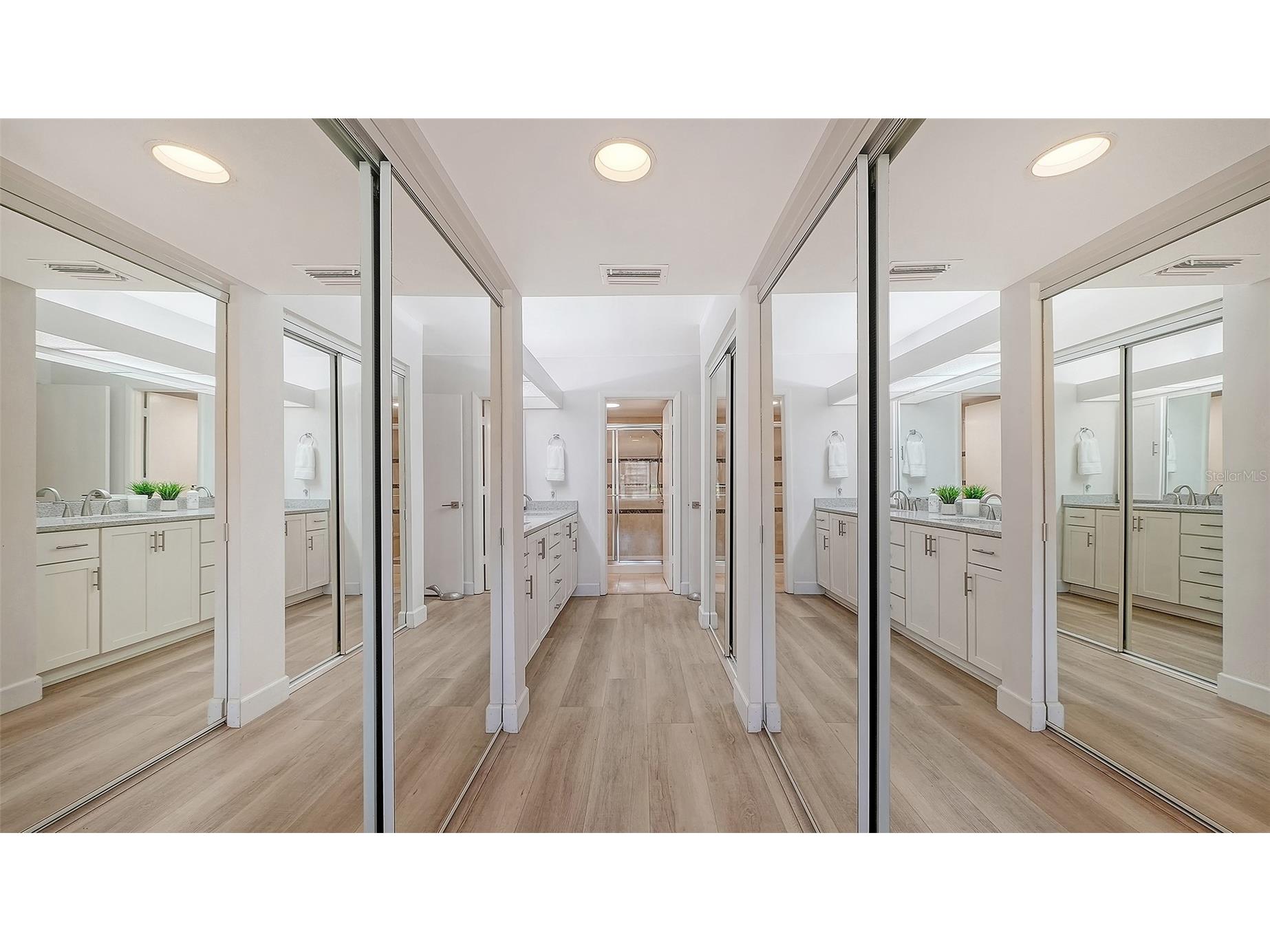 3131 Heatherwood Lane Sarasota FL 34235 A4692966 image14