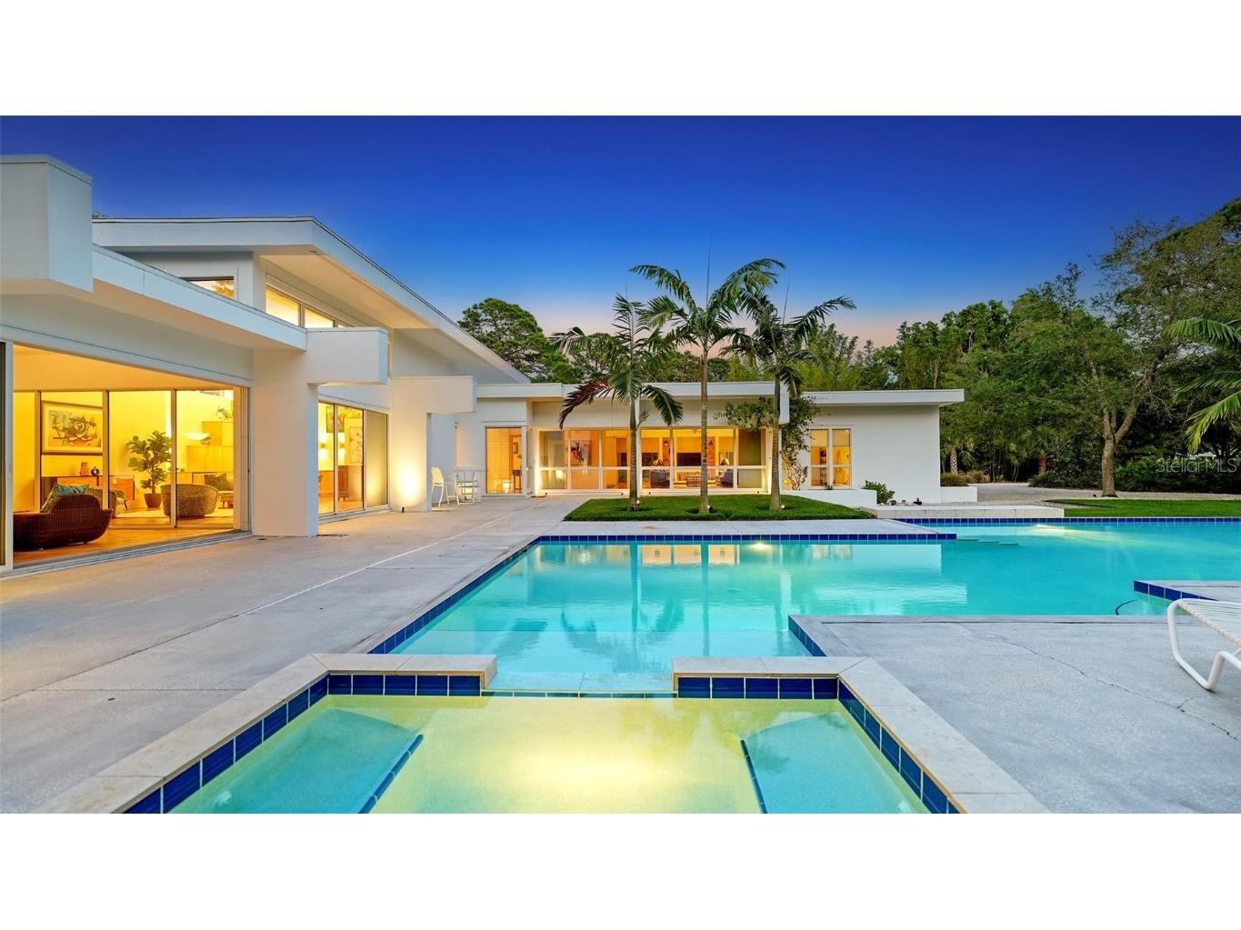 3133 59th Street Sarasota FL 34243 A4607064 image1