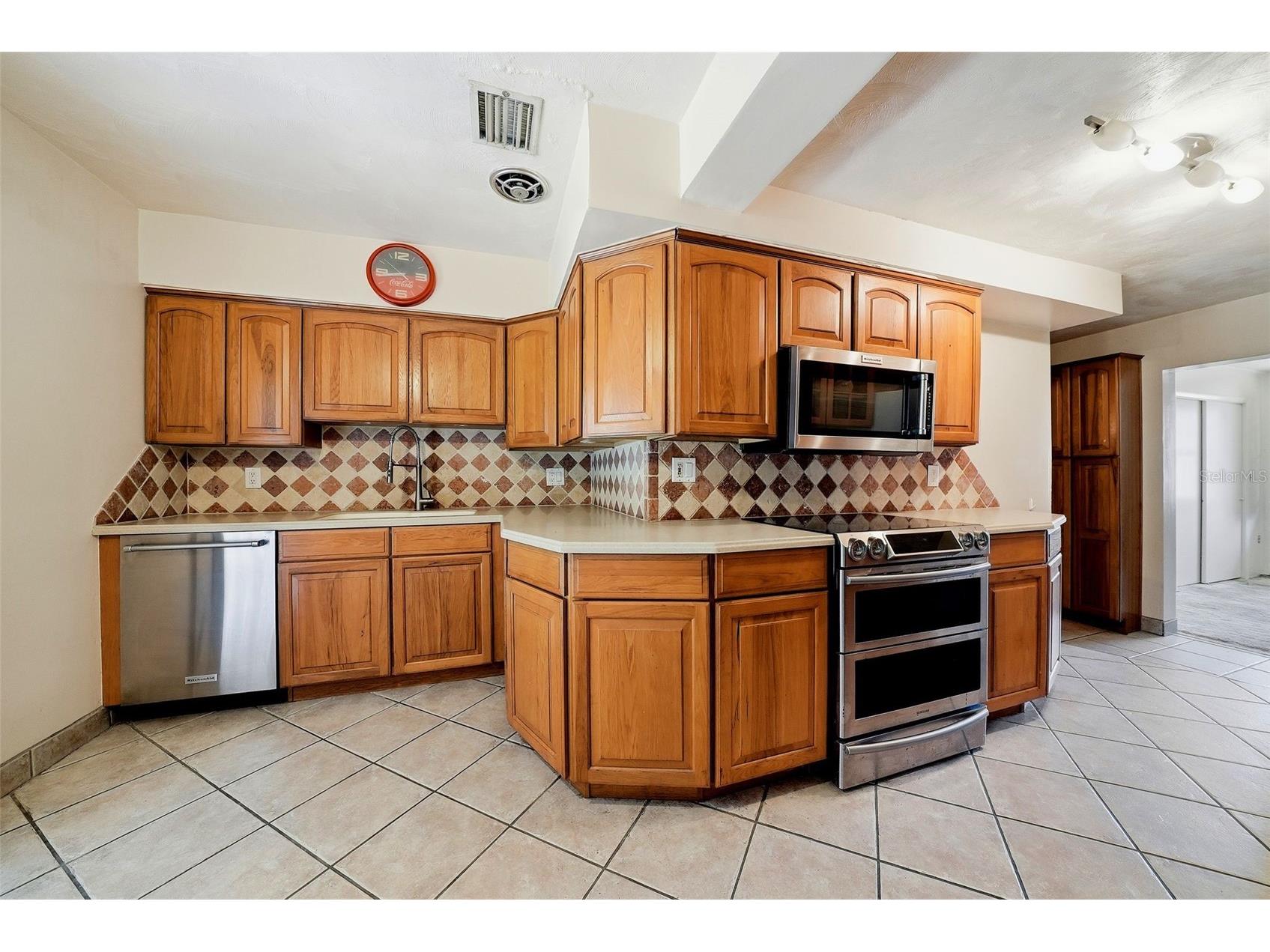 3133 Bay Lane Clearwater FL 33759 TB8512857 image10