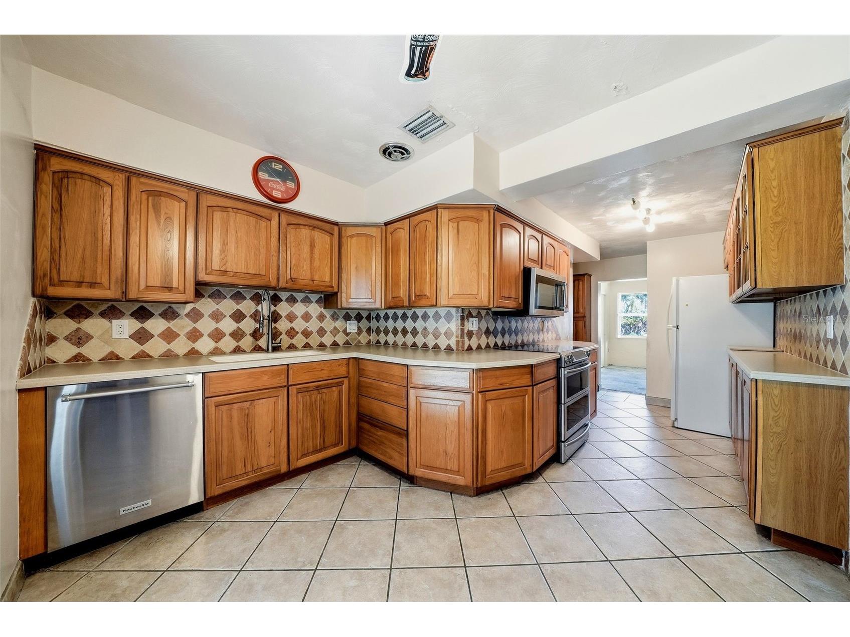 3133 Bay Lane Clearwater FL 33759 TB8512857 image7