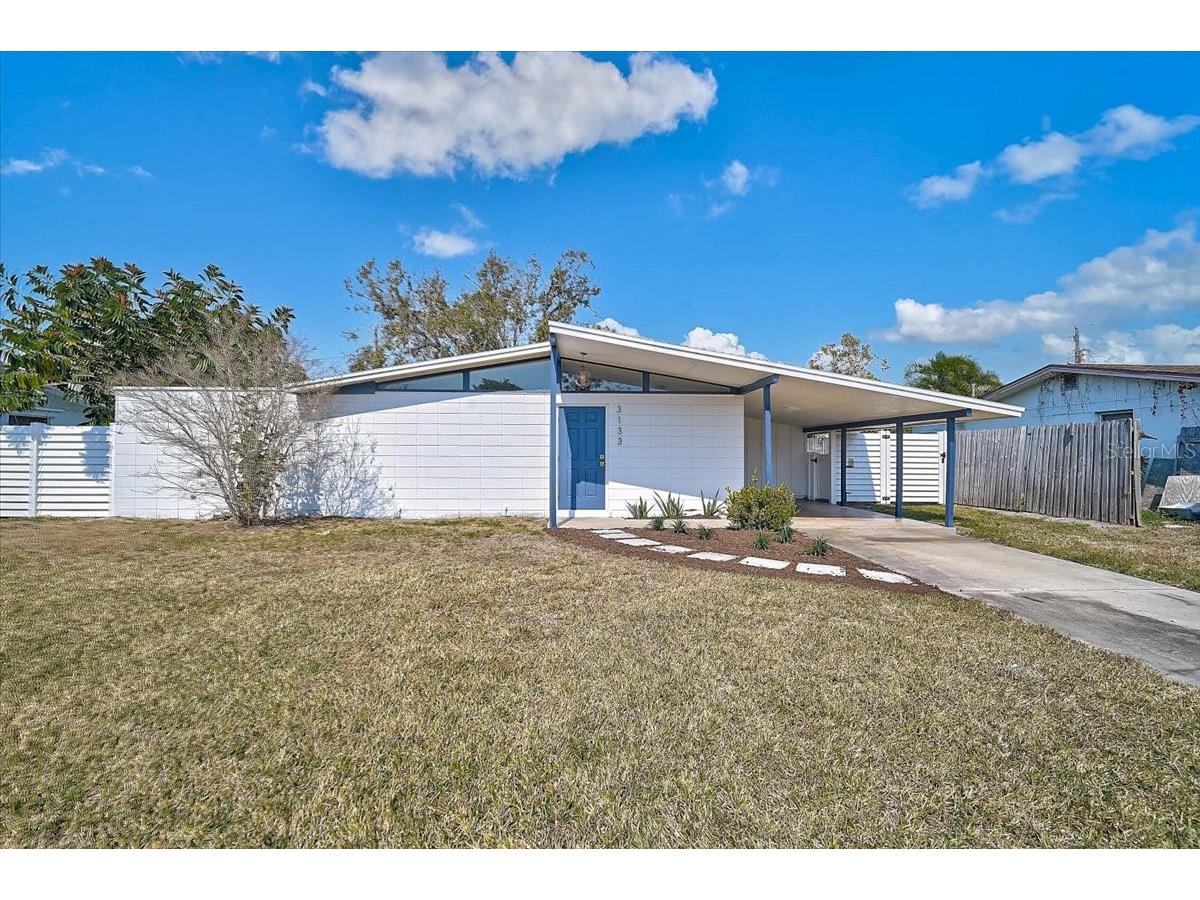 3133 Lake Ridge Drive Sarasota FL 34237 A4682465 image1