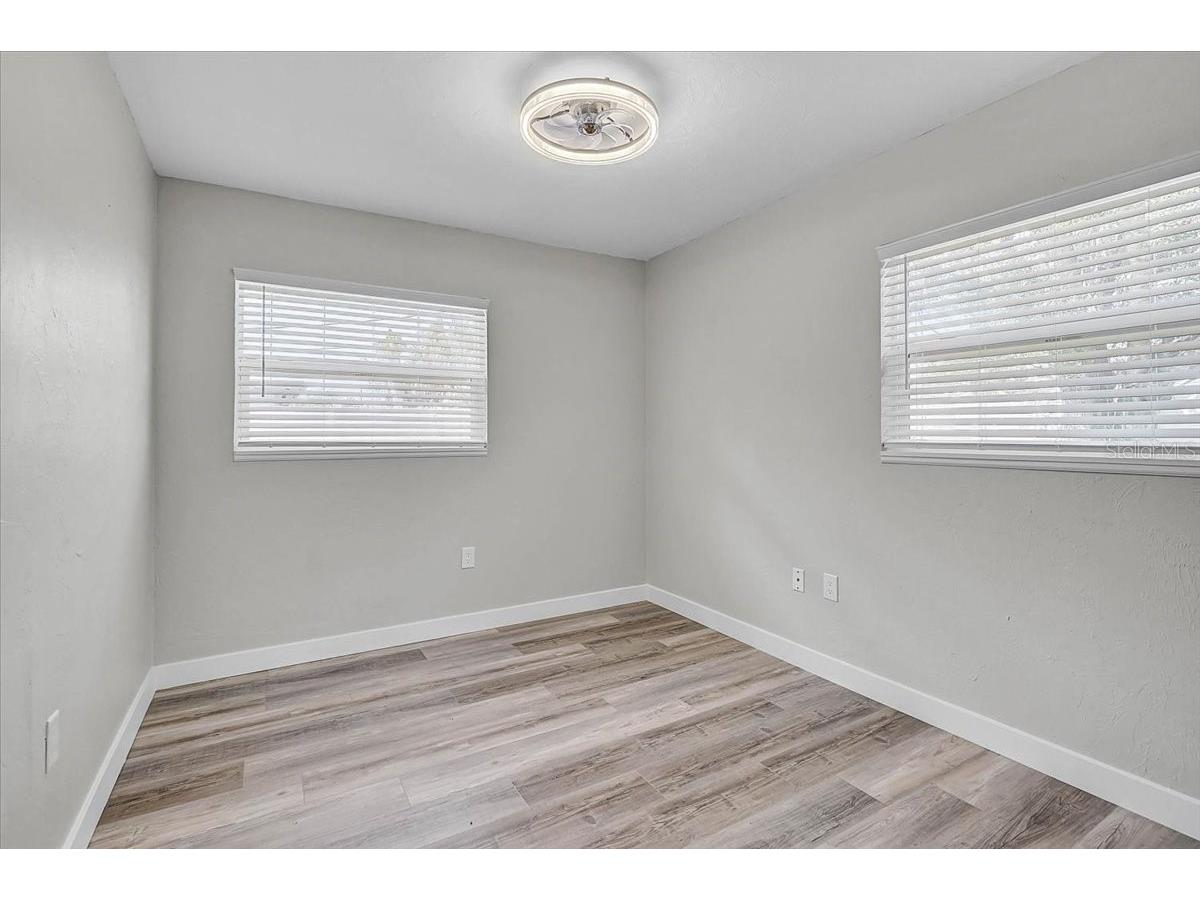 3133 Lake Ridge Drive Sarasota FL 34237 A4682465 image24