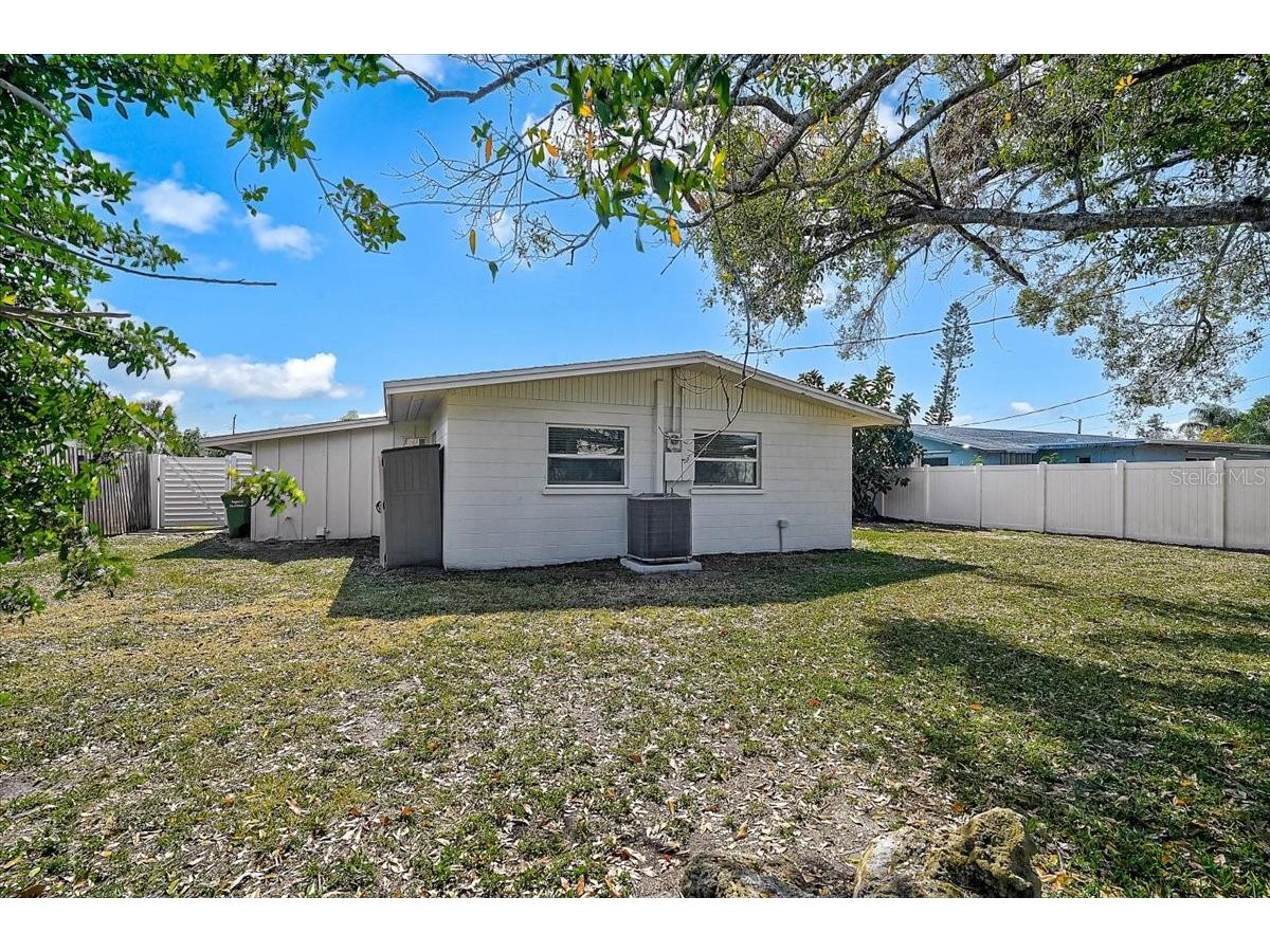 3133 Lake Ridge Drive Sarasota FL 34237 A4682465 image34