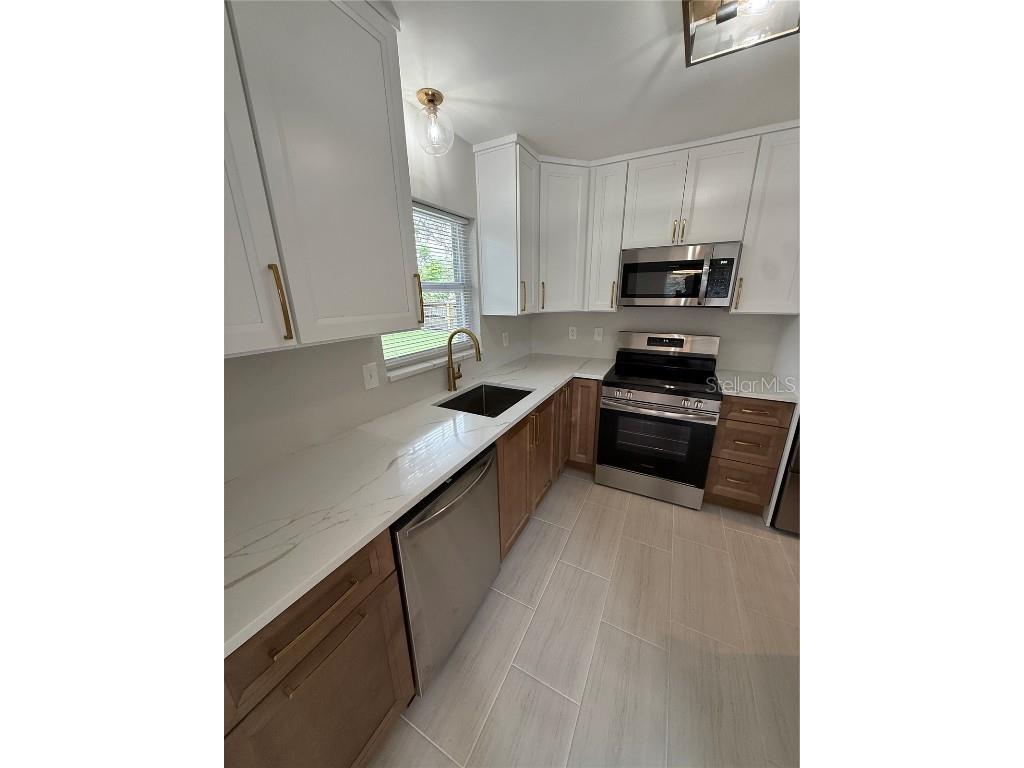 3135 Alta Vista Street Sarasota FL 34237 A4664729 image9