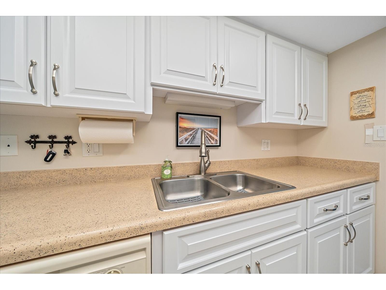 3135 Glen Elyn Boulevard #13 Sarasota FL 34237 A4683215 image16