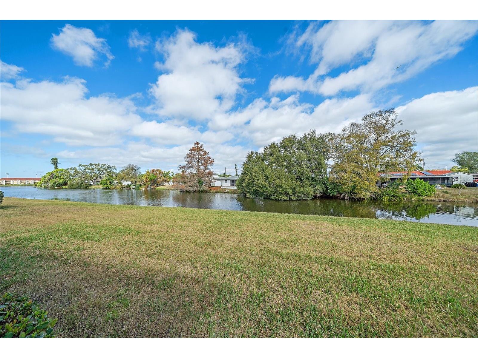 3135 Glen Elyn Boulevard #13 Sarasota FL 34237 A4683215 image34